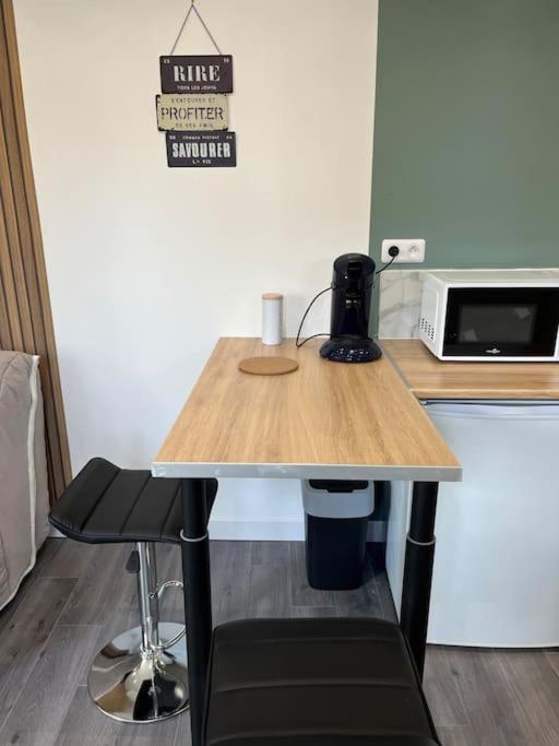 Petit Logement Proche GivernyBonnieres-sur-Seine エクステリア 写真